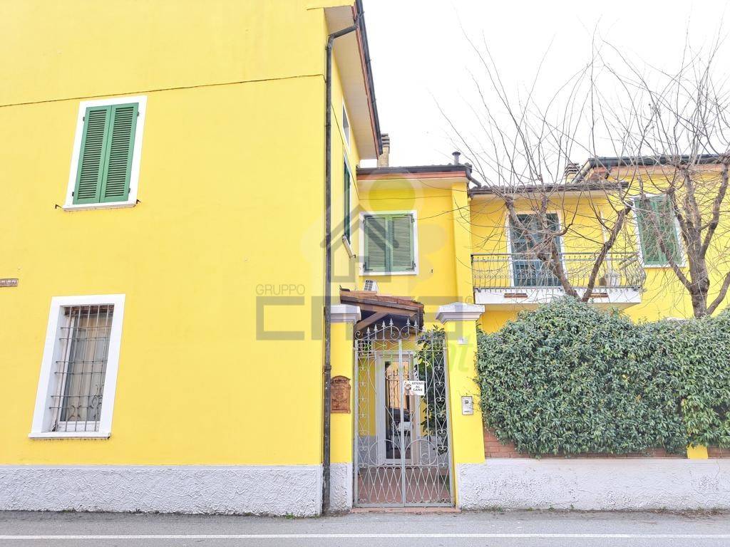 Casa Indipendente in vendita a Gadesco-Pieve Delmona via Lonati