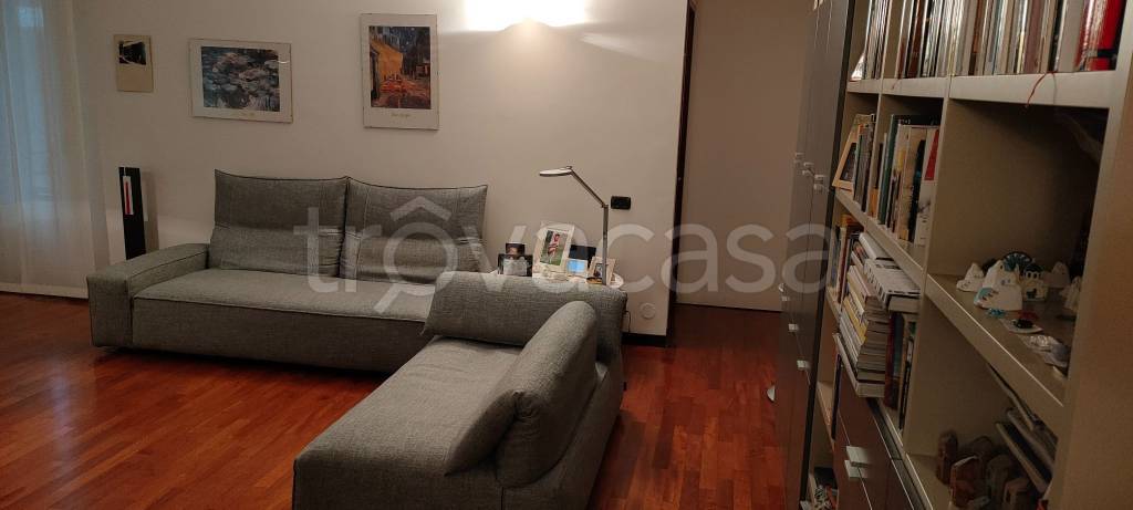 Appartamento in in vendita da privato a Piacenza via Carlo e Nello Rosselli, 38