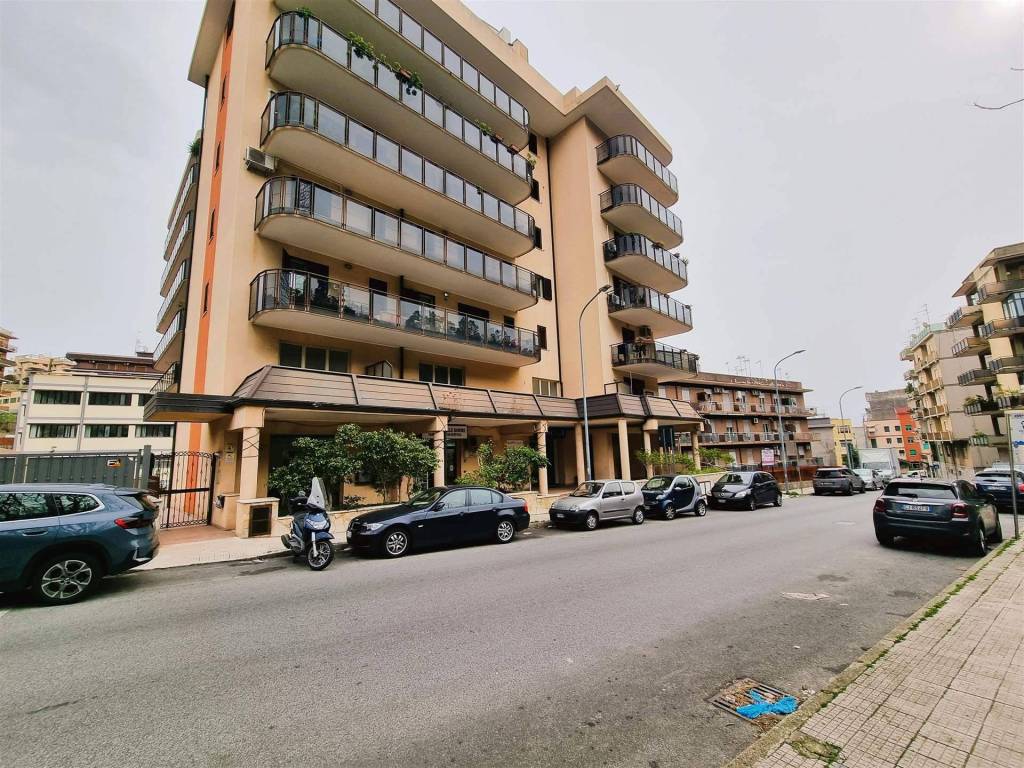 Ufficio in affitto a Messina via leonardo sciascia, 2