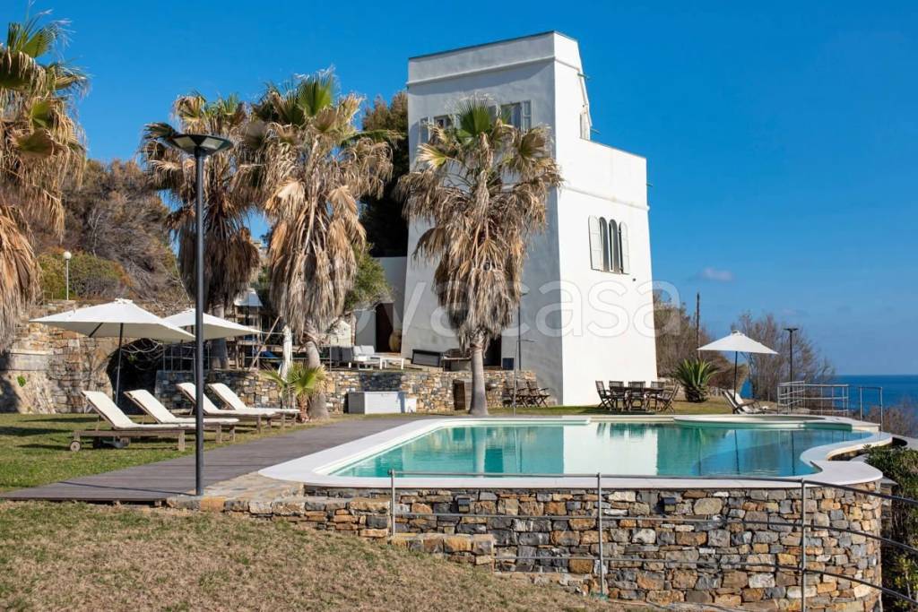 Villa in vendita a Cipressa via Aurelia, 25