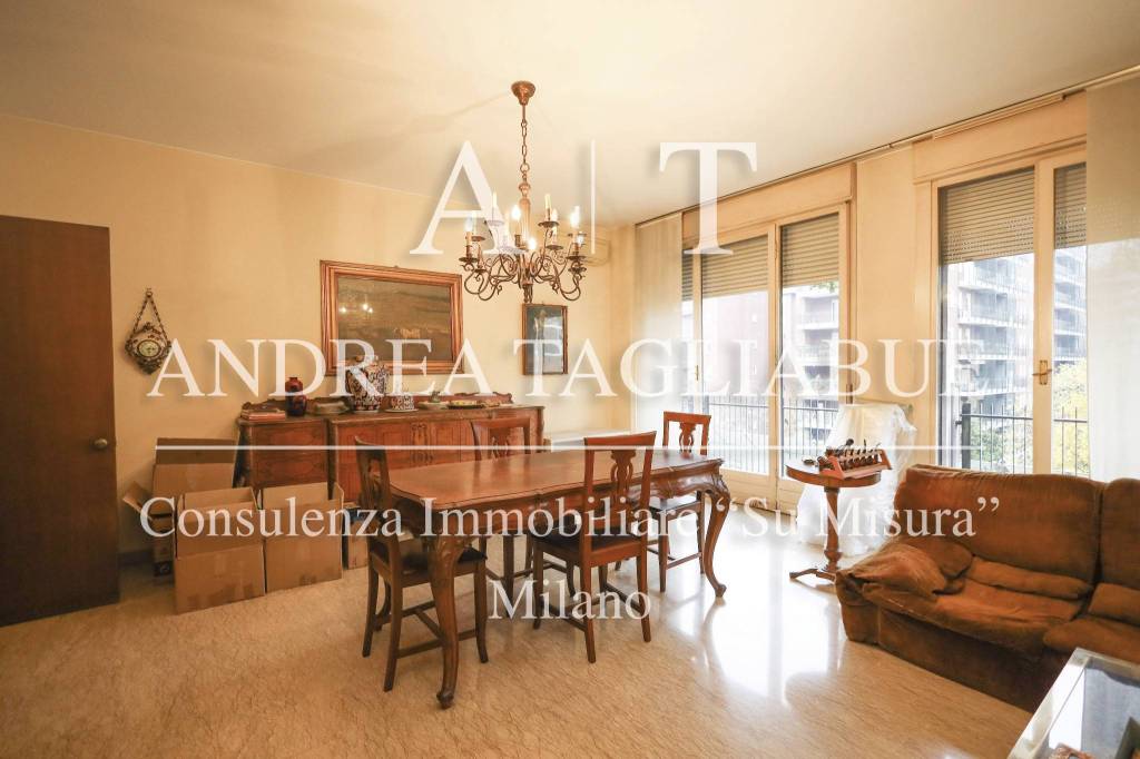 Appartamento in vendita a Milano via Giovanni da Procida, 4