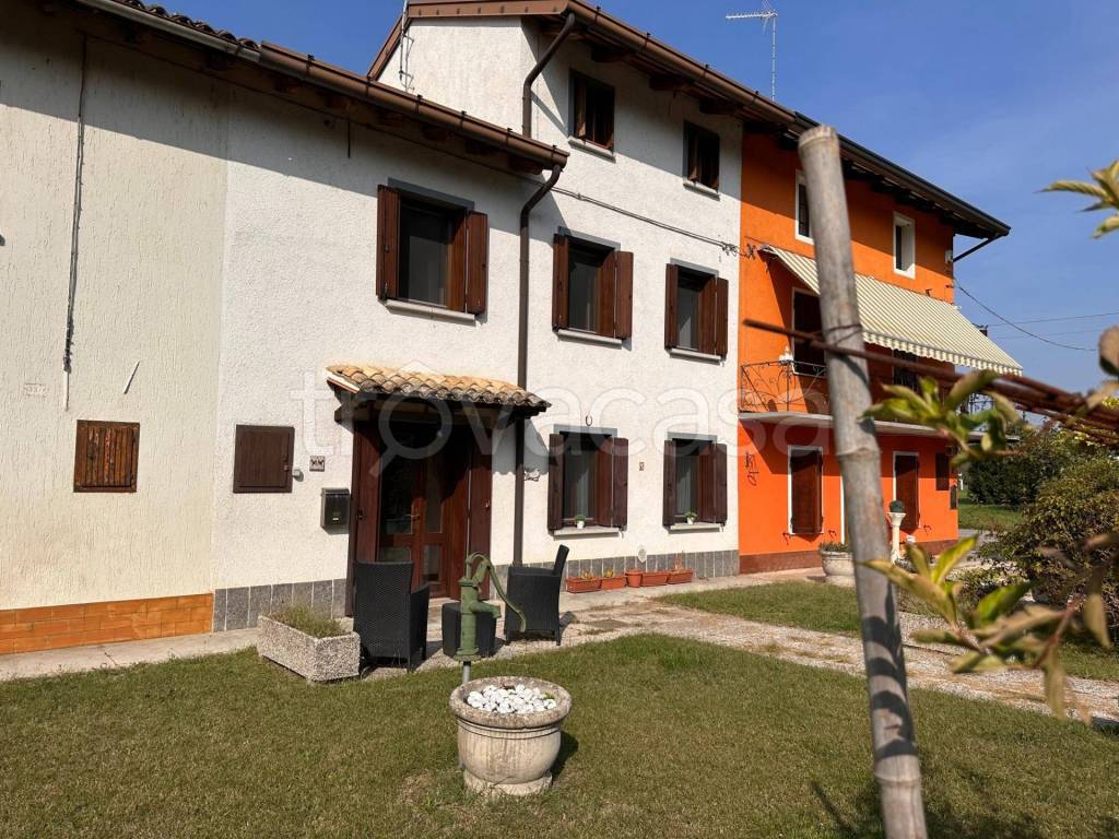 Villa Bifamiliare in vendita a Varmo