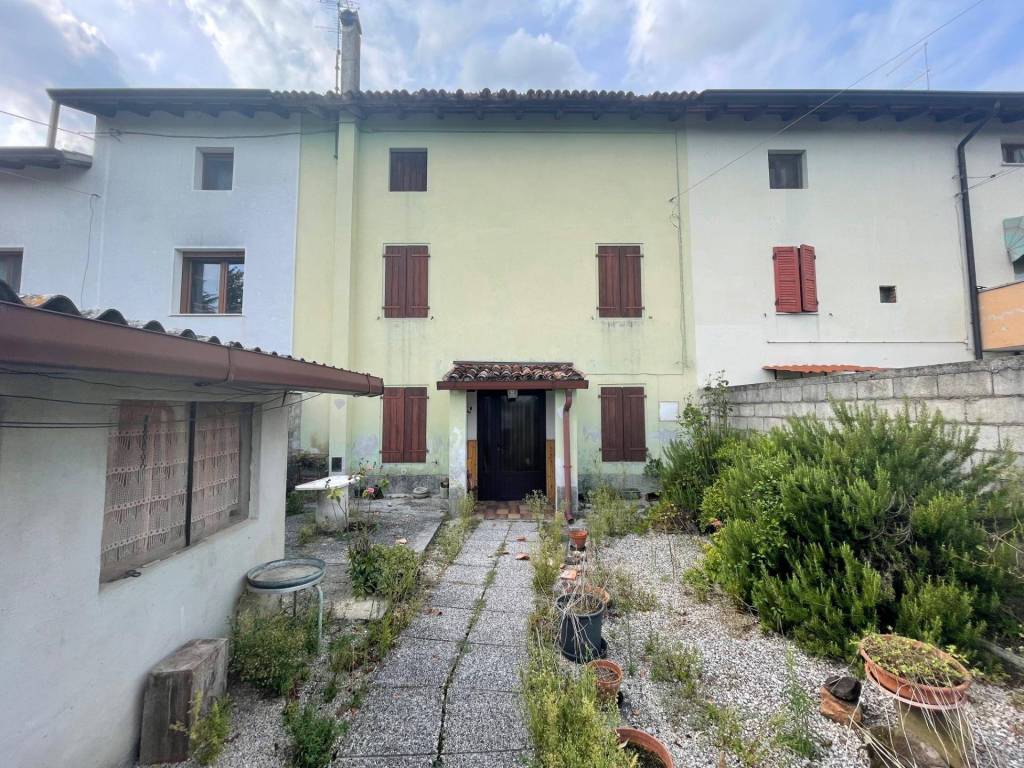Rustico in vendita a Rivignano Teor via Case Nuove, 27