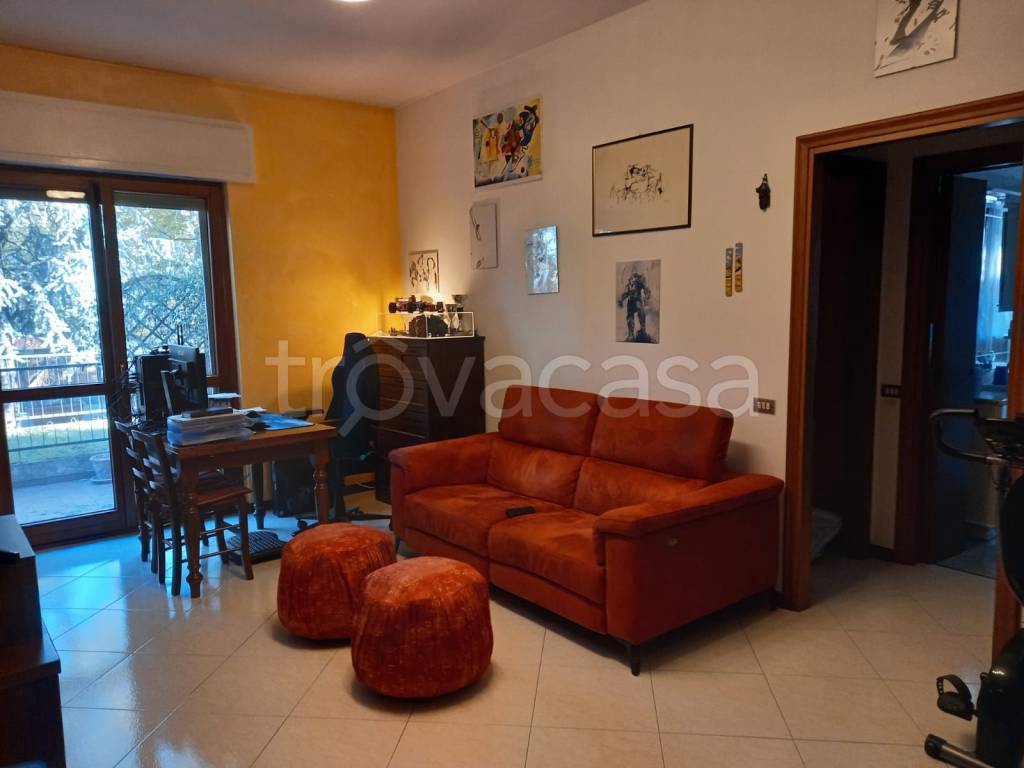 Appartamento in vendita a Vimercate via Luigi Cadorna, 17