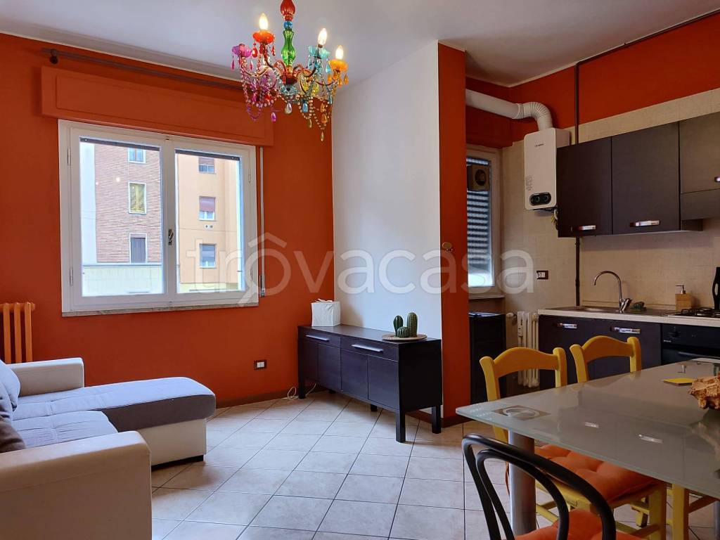 Appartamento in affitto a Milano via Cardinale Ascanio Sforza, 37