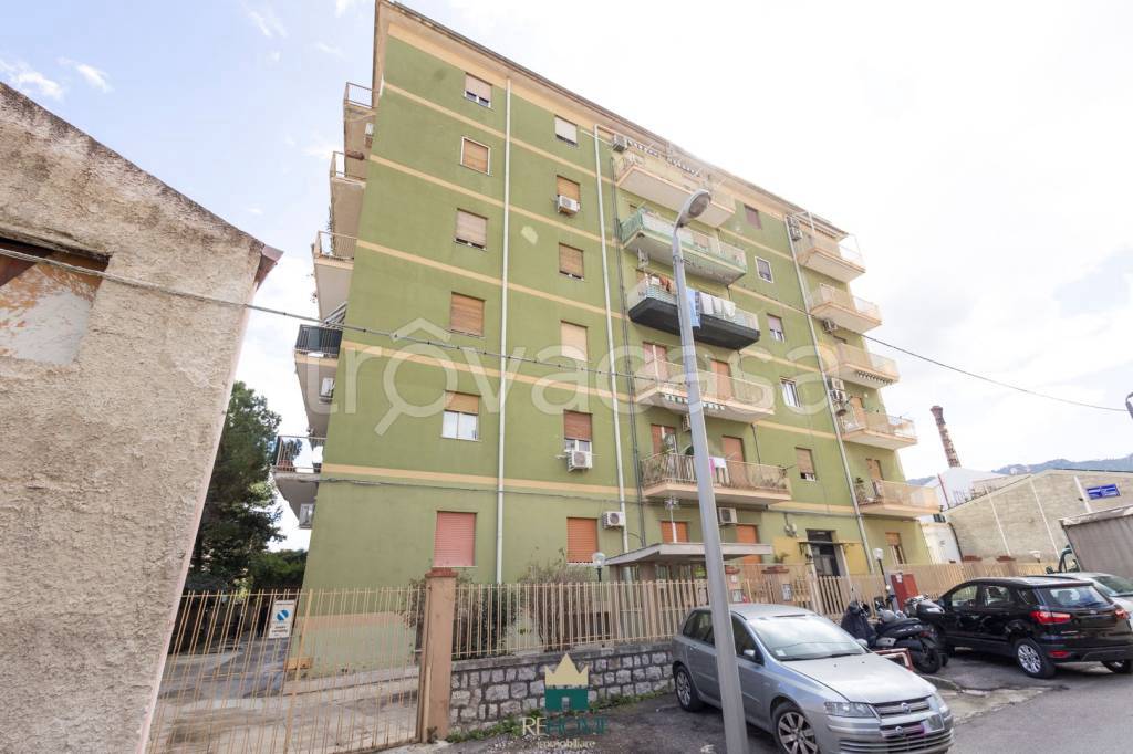 Appartamento in vendita a Palermo via Ferdinando Gangitano, 3
