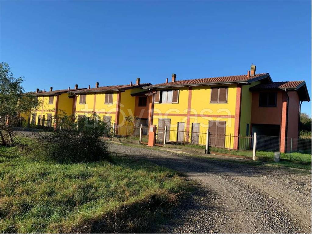 Villa a Schiera in vendita a Cadrezzate con Osmate via Don Manzi