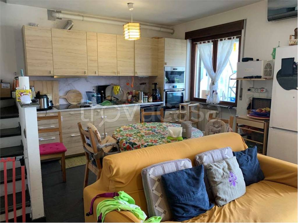 Appartamento in vendita a Castelletto sopra Ticino via Brabbia