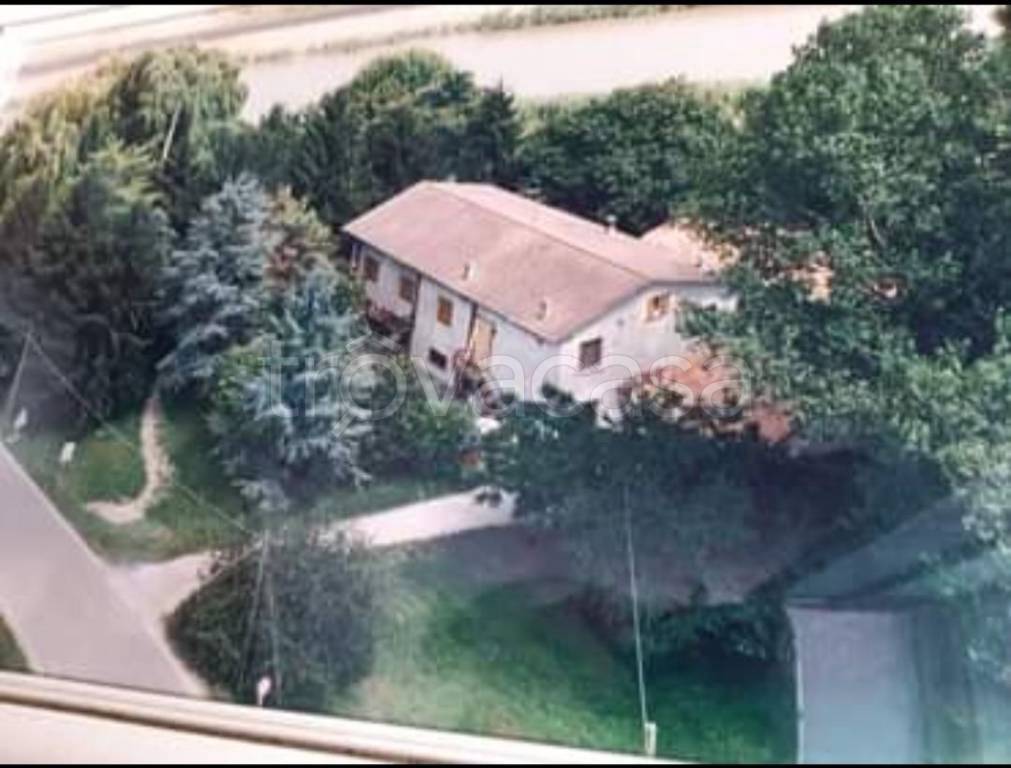 Villa in in vendita da privato a Moglia via Militare, 66