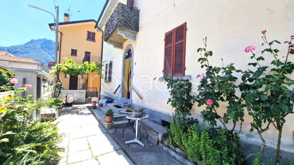Villa in vendita a Pieve Vergonte via Dottor Cicoletti