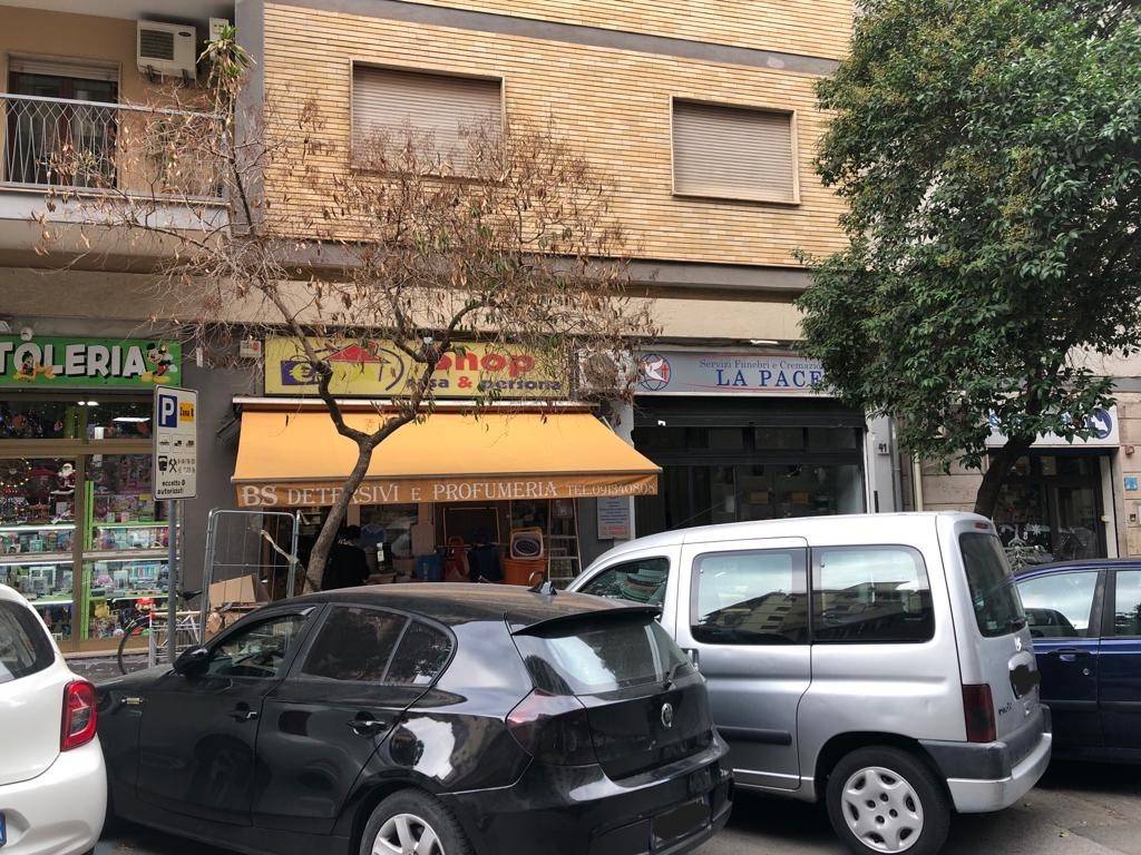 Negozio in vendita a Palermo via Catania, 43