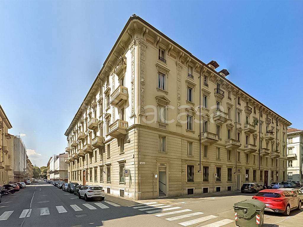 Appartamento in vendita a Torino via Amedeo Avogadro, 19
