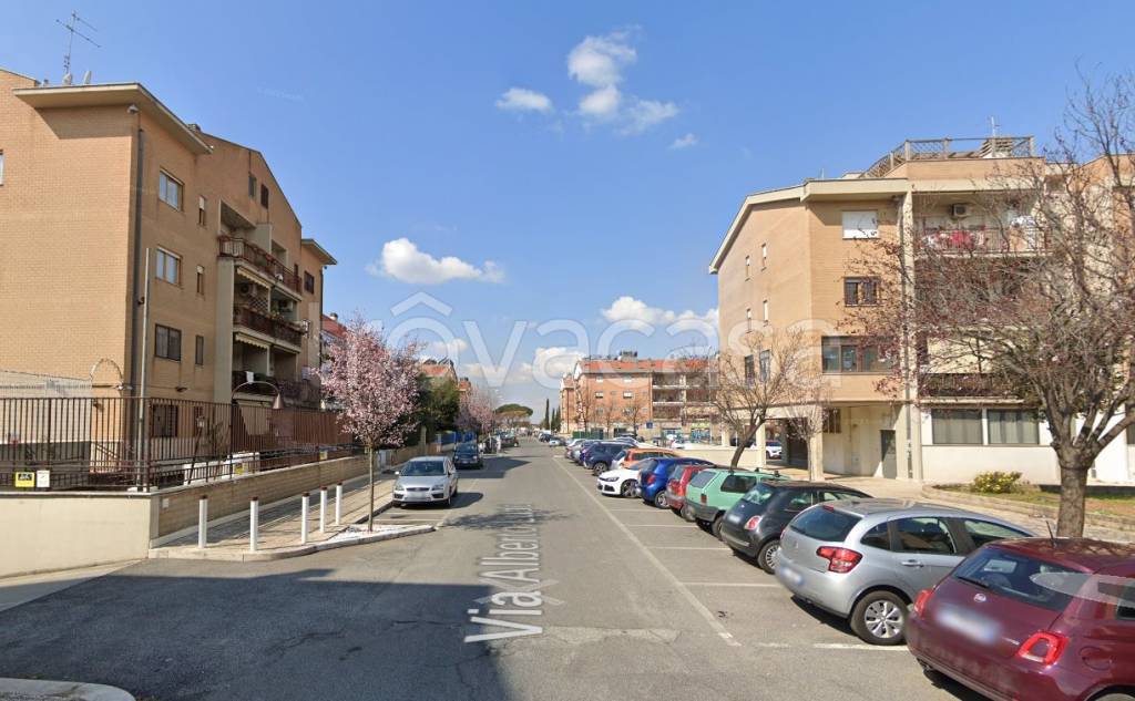 Appartamento in affitto a Roma via Alberto Lupo