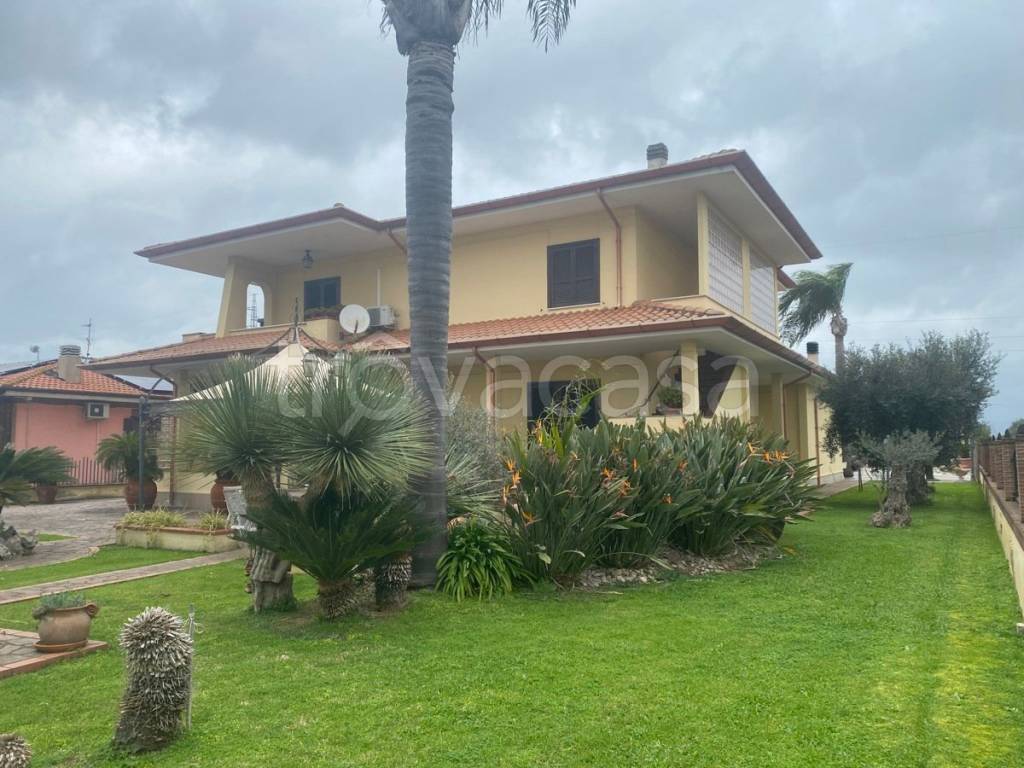 Villa in vendita a Pontinia via Appia, 04014