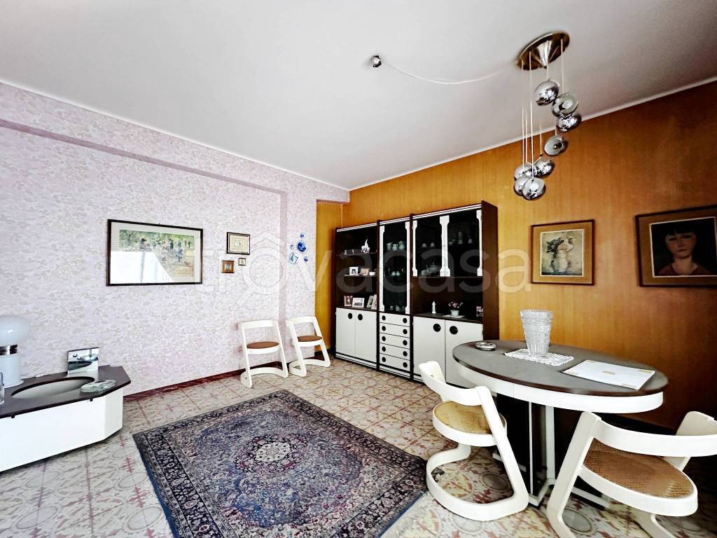 Appartamento in vendita a Vittoria via Cavour, 457