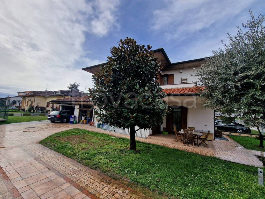 Villa in vendita a Mornico al Serio via Alessandro Volta, 11