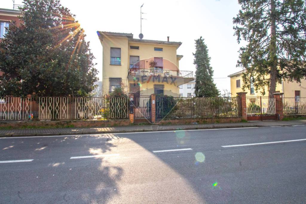 Villa Bifamiliare in vendita a Noceto via IV Novembre, 12
