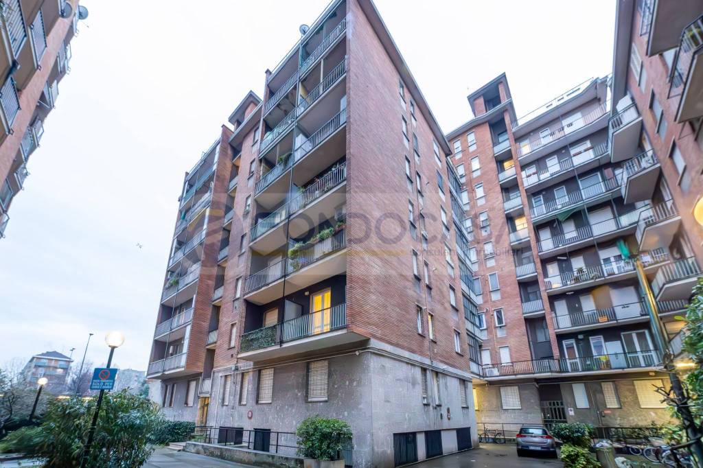 Appartamento in vendita a Milano via Flumendosa, 34