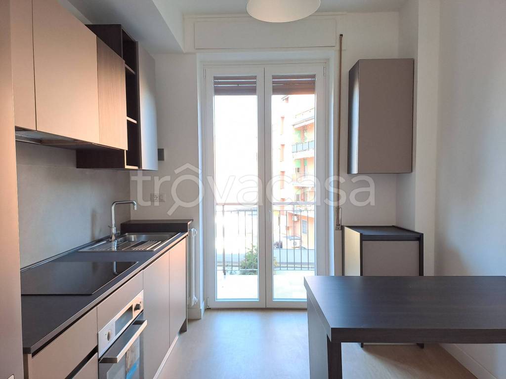 Appartamento in affitto a Milano via delle Forze Armate, 362