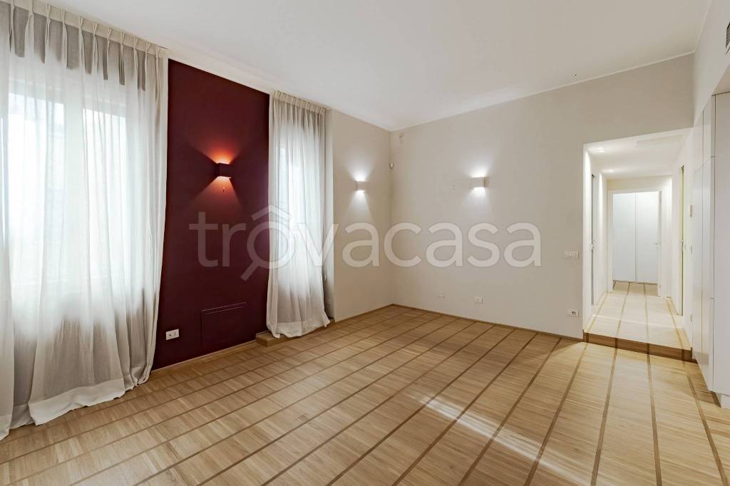 Appartamento in affitto a Milano via Podgora, 4