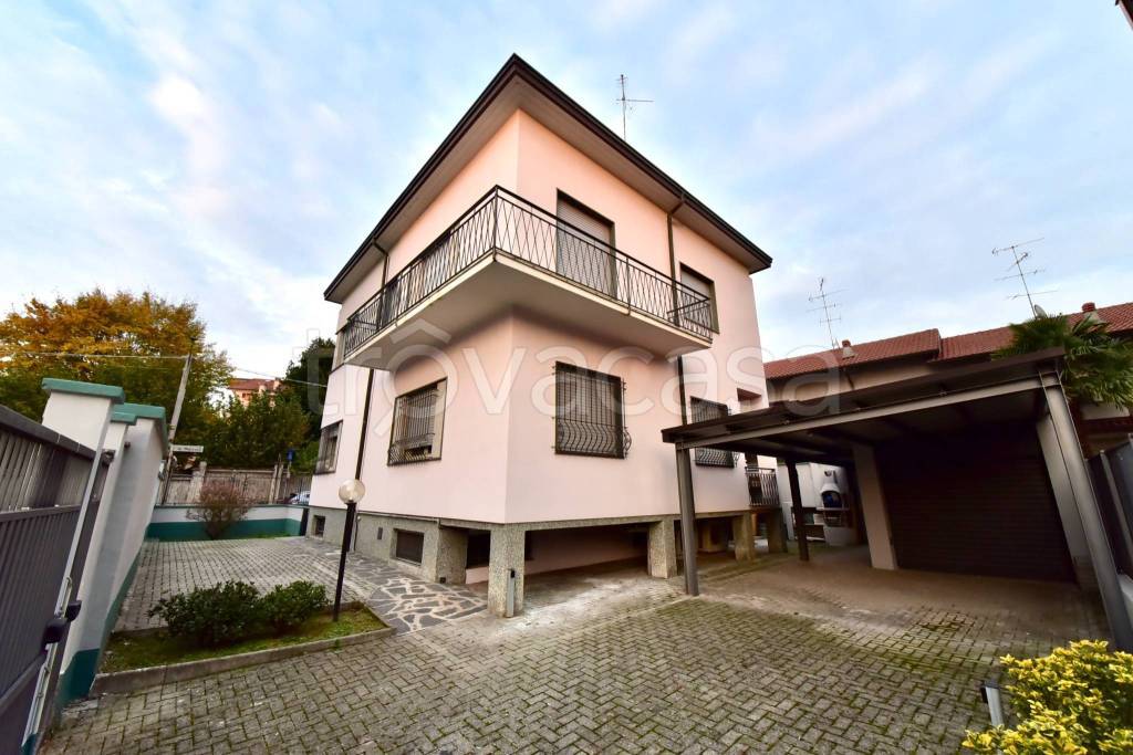 Appartamento in vendita a Saronno via Guglielmo Marconi, 71