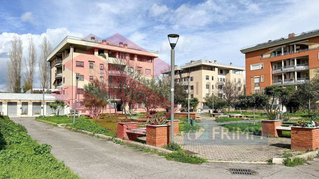 Appartamento in vendita a Roma viale Franco Angeli