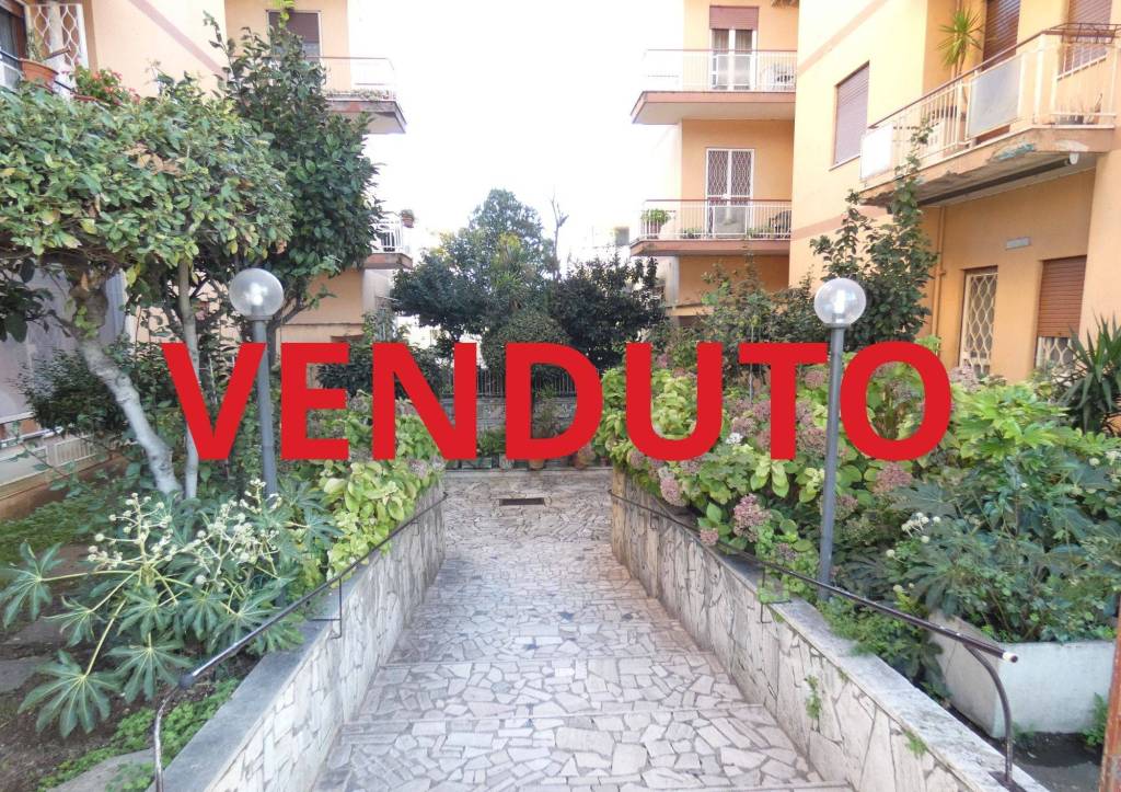 Appartamento in vendita a Roma via di Bravetta, 119