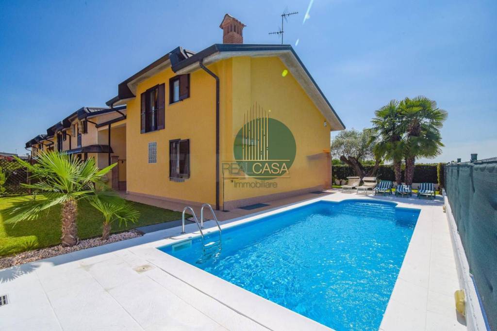 Villa in vendita a Trezzano Rosa via Fratelli Cervi, 53