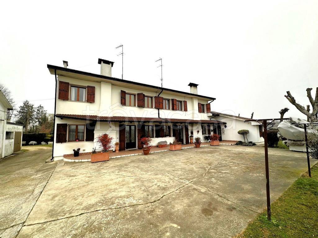 Villa Bifamiliare in vendita ad Ariano nel Polesine via Catti, 10