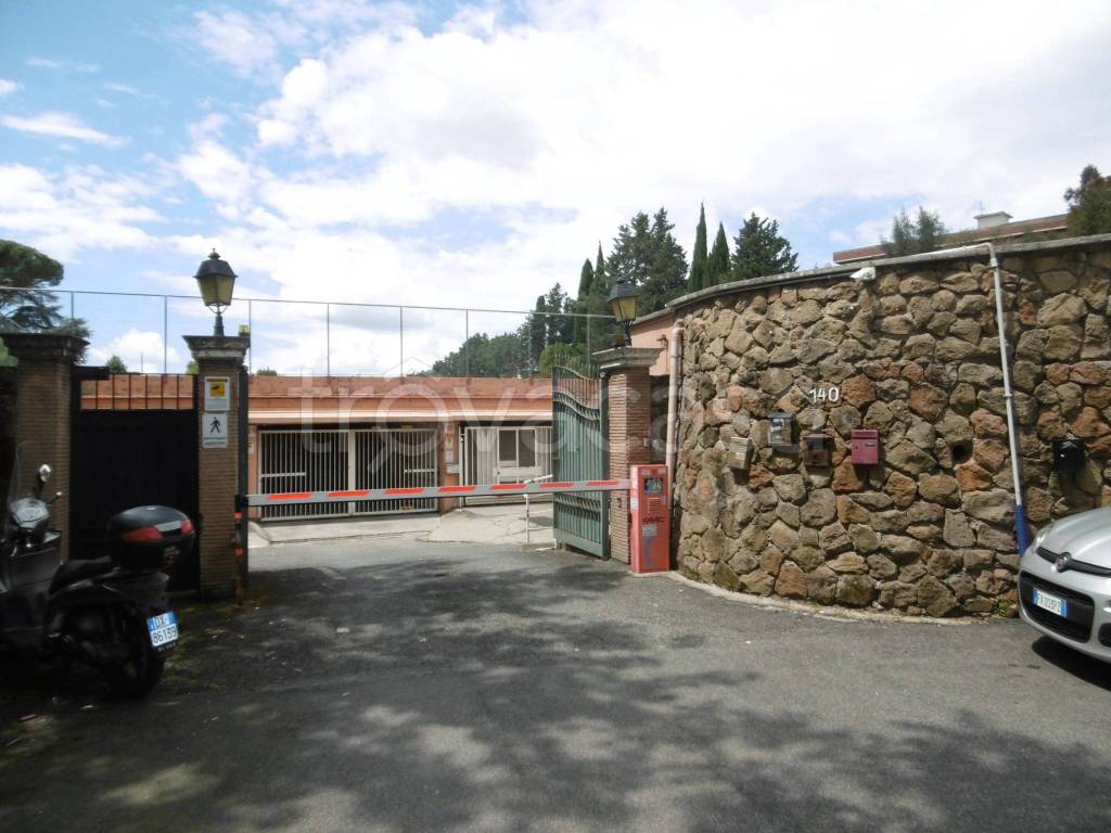 Garage in vendita a Roma via del Casaletto, 140