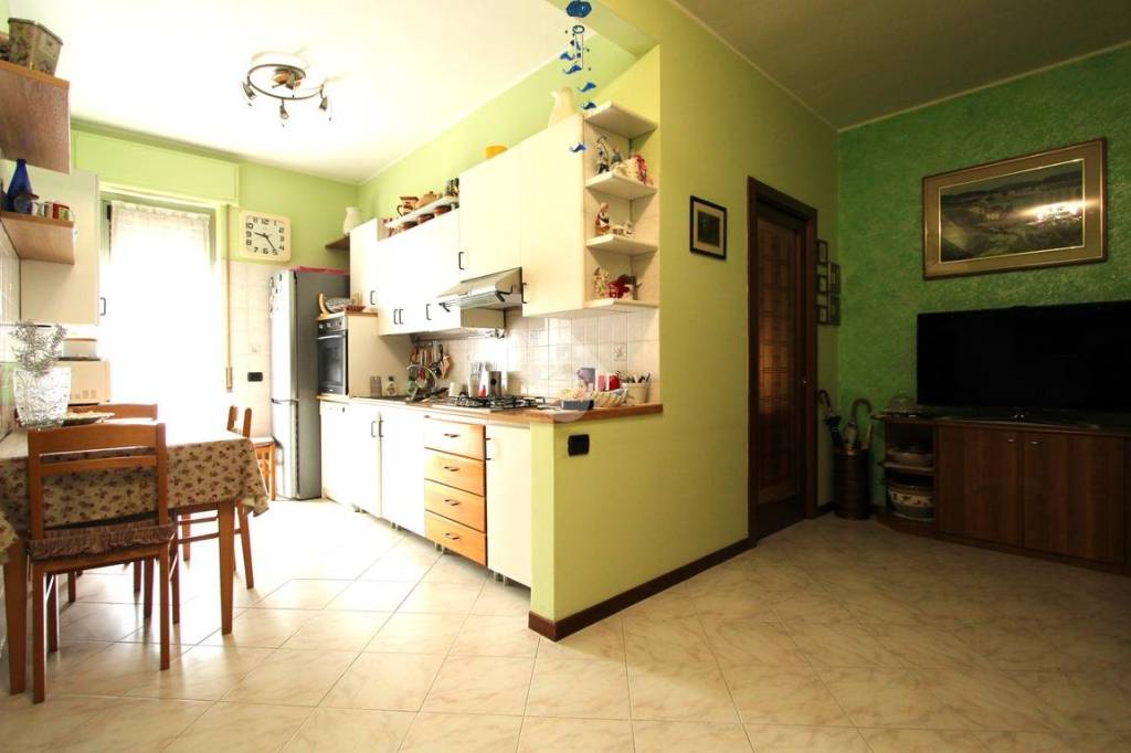 Appartamento in vendita a Bareggio via Manzoni, 29