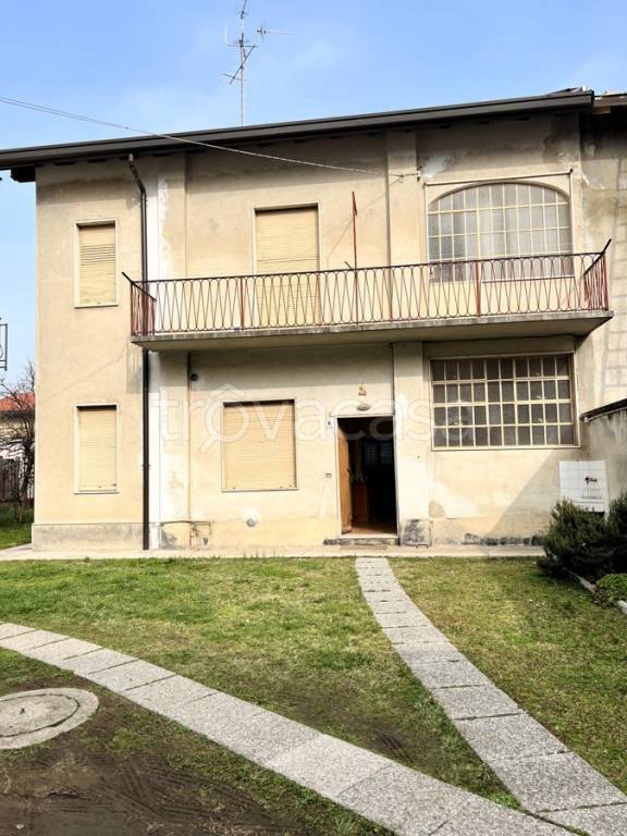 Villa Bifamiliare in vendita a Gerenzano via Quarto dei Mille