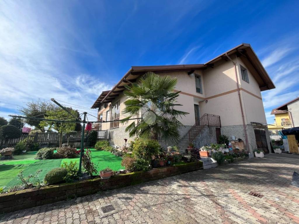 Villa Bifamiliare in vendita a San Francesco al Campo via Bruna, 92