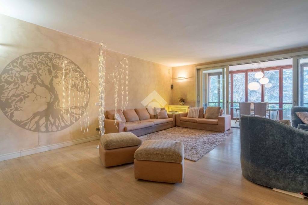 Villa a Schiera in vendita a Cusago via Ugo Foscolo, 37