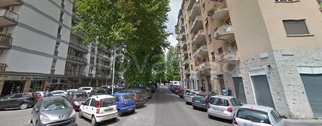 Appartamento in vendita a Roma via Val d'Ossola, 114