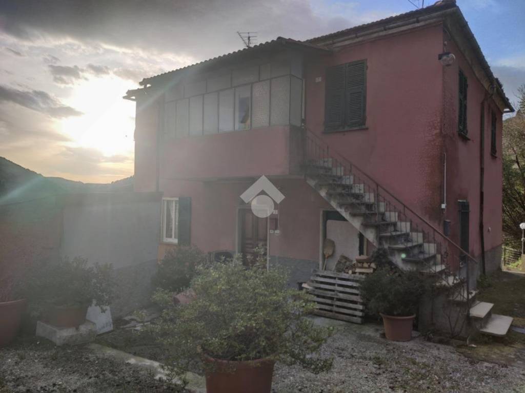 Appartamento in vendita a Castiglione Chiavarese località colla, 7