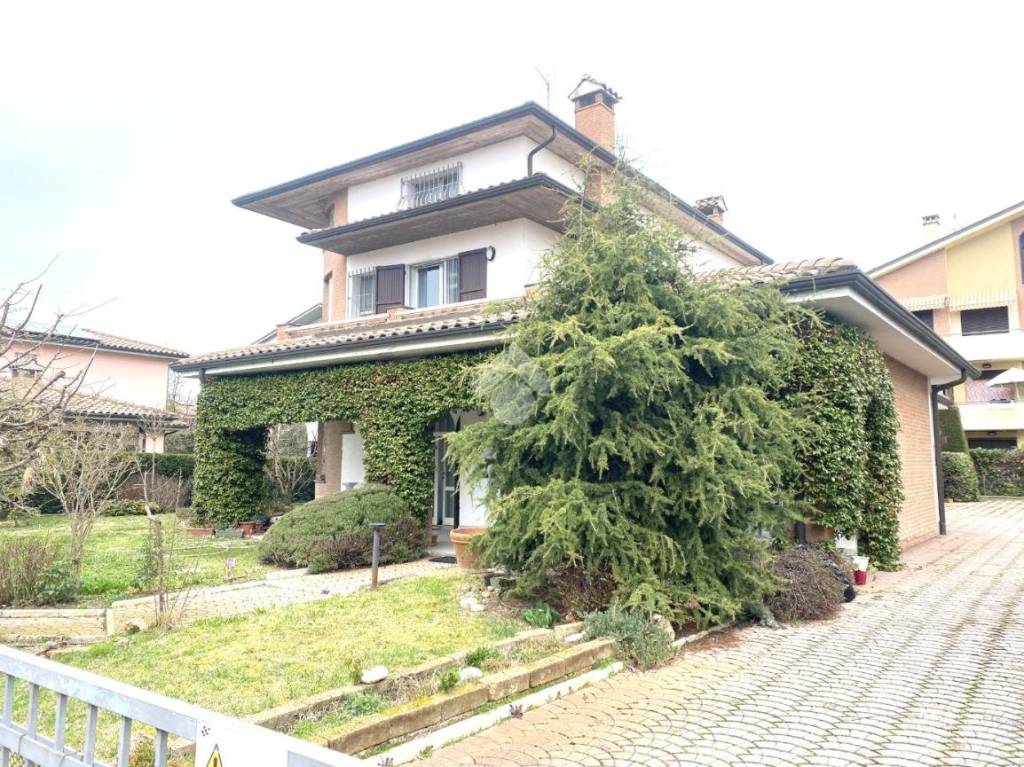 Villa in vendita a Molinella corso Giuseppe Mazzini, 185