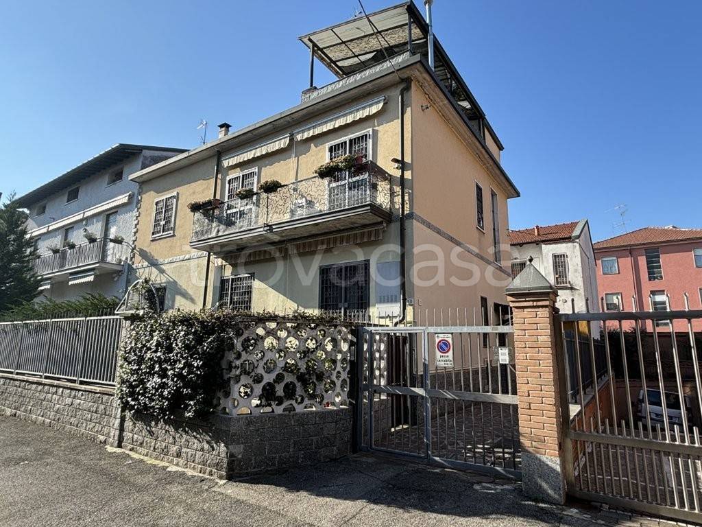 Appartamento in vendita a Cologno Monzese via Novara