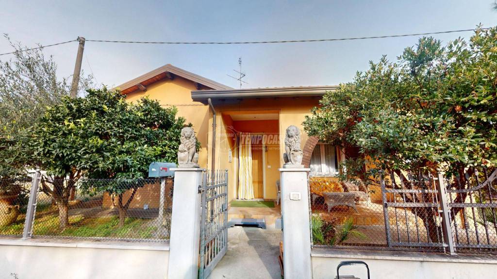 Casa Indipendente in vendita a Cervia via Crociarone 50