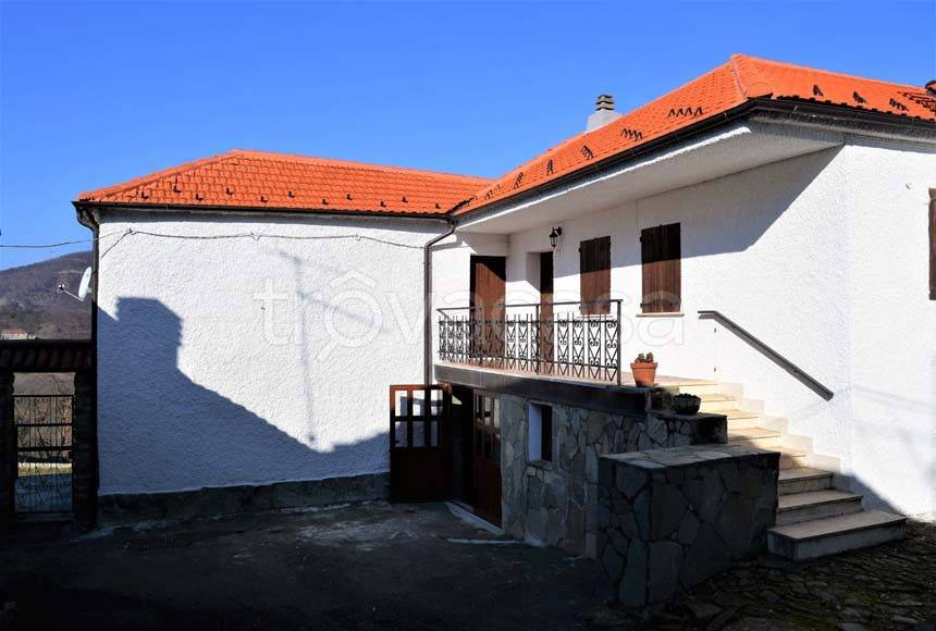 Casa Indipendente in vendita a Piana Crixia san massimo