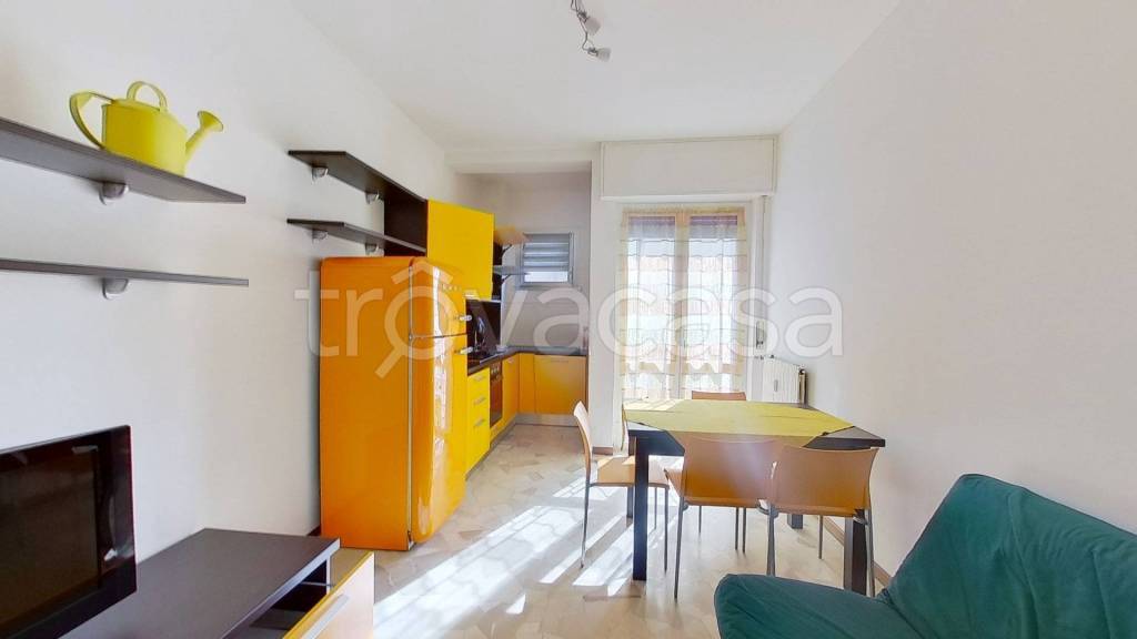 Appartamento in vendita a Milano via Capri, 9