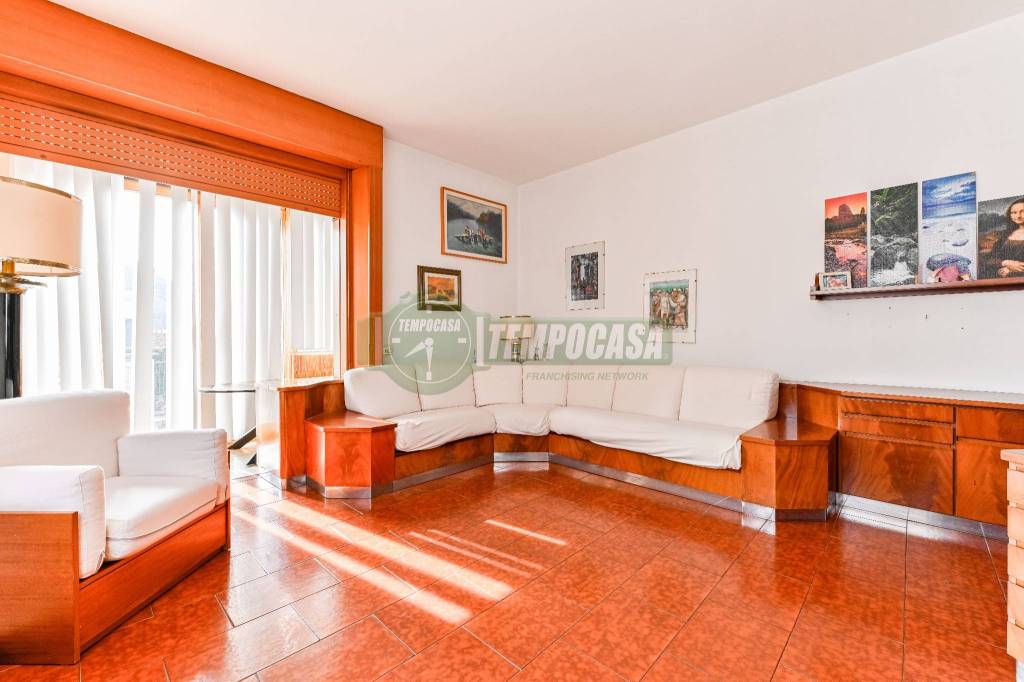 Appartamento in vendita a Bernareggio via Armando Diaz, 46