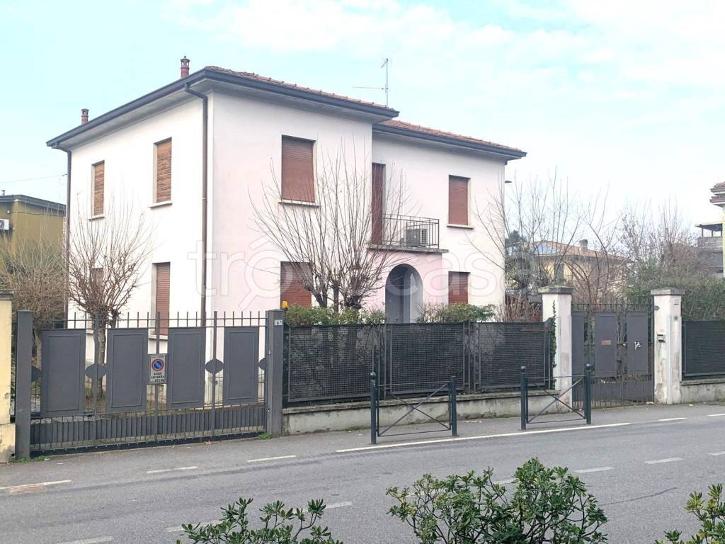 Villa in in vendita da privato a Manerbio via Duca d'Aosta, 8