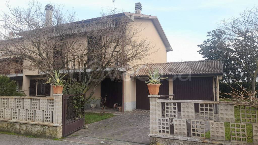 Villa a Schiera in in vendita da privato a Casalmorano via Cogrossi, 24