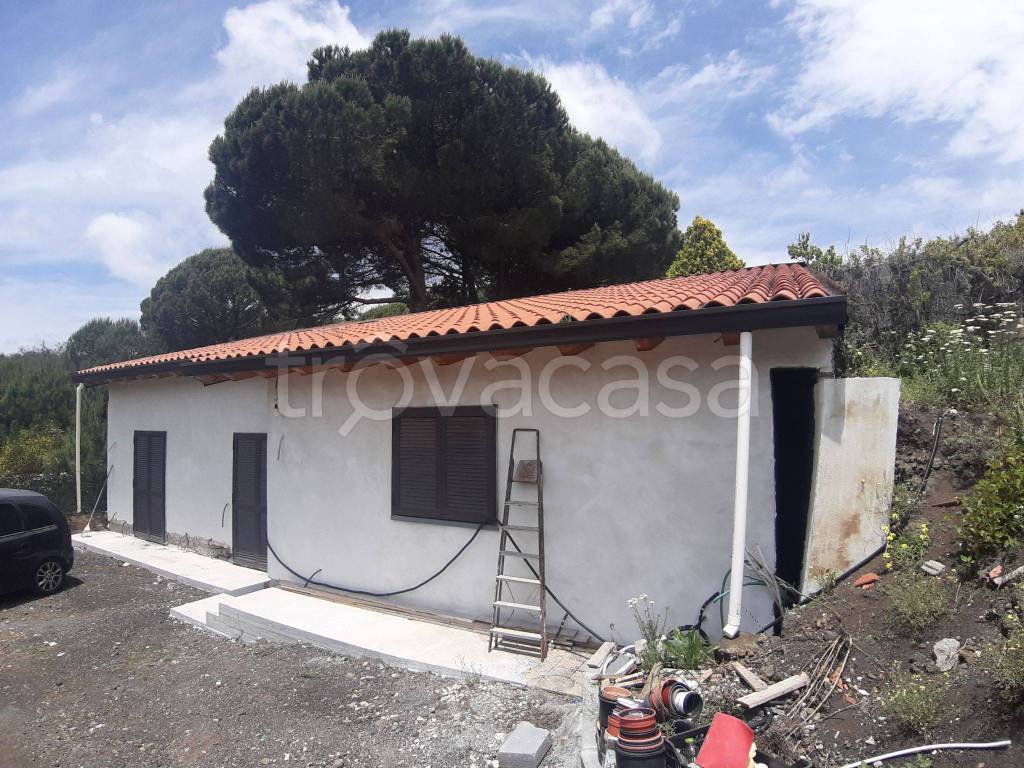 Villa in in affitto da privato a Nicolosi via San Nicola, 65