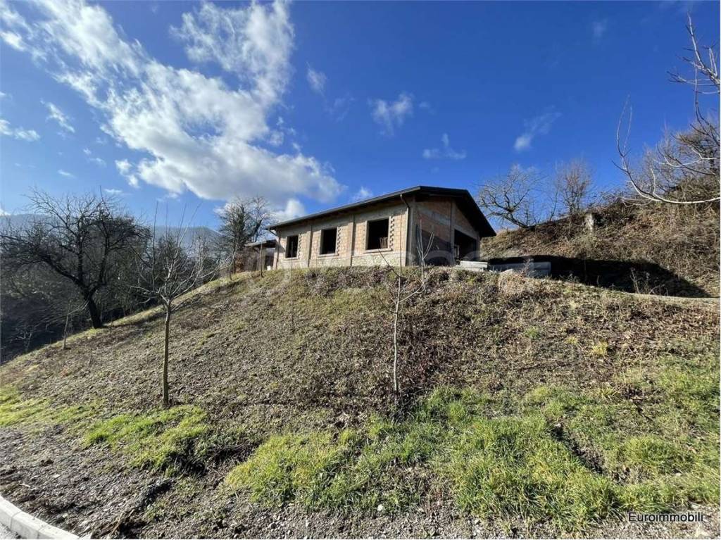 Casa Indipendente in vendita a Neviano degli Arduini strada Provinciale di Traversetolo, 34