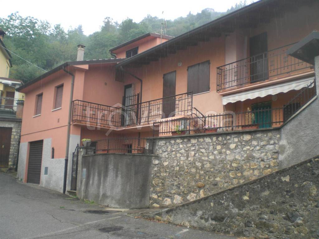 Casa Indipendente in vendita a Parzanica