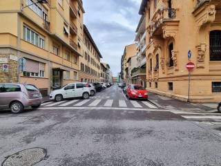 Garage in vendita a firenze via vincenzo gioberti