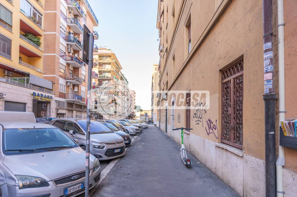 Appartamento in vendita a Roma via Guglielmo Albimonte