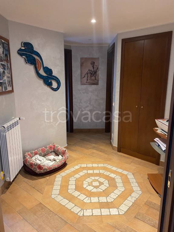 Appartamento in vendita a Roma via Dolzago
